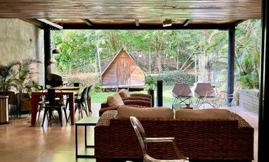 Hermosa casa cerca al Drive In