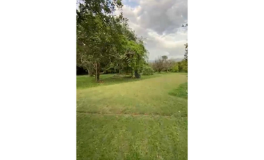 SE VENDE CASA LOTE EN LA VIA CERRITOS KM 6 DIAGONAL A LA TOYOTA