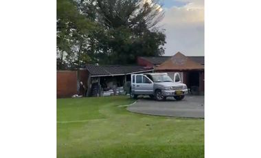 SE VENDE CASA LOTE EN LA VIA CERRITOS KM 6 DIAGONAL A LA TOYOTA