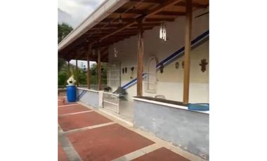 SE VENDE CASA LOTE EN LA VIA CERRITOS KM 6 DIAGONAL A LA TOYOTA