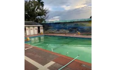 SE VENDE CASA LOTE EN LA VIA CERRITOS KM 6 DIAGONAL A LA TOYOTA