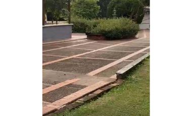 SE VENDE CASA LOTE EN LA VIA CERRITOS KM 6 DIAGONAL A LA TOYOTA