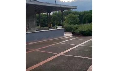 SE VENDE CASA LOTE EN LA VIA CERRITOS KM 6 DIAGONAL A LA TOYOTA