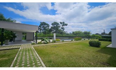 Arriendo Apartasuite Condominio Lagos de Iraka