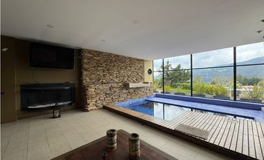 SE VENDE O ARRIENDA CASA LA CALERA 1600m2