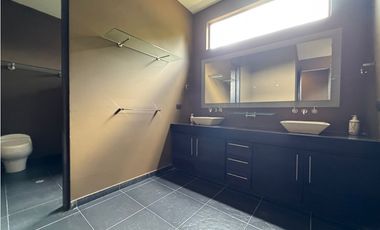 SE VENDE O ARRIENDA CASA LA CALERA 1600m2