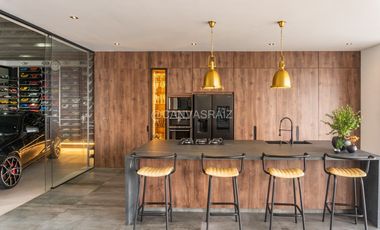 Venta de Casa Campestre Moderna con vista a Medellín