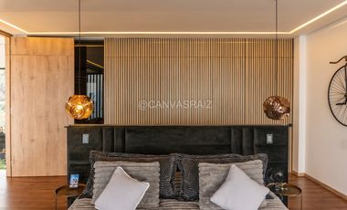 Venta de Casa Campestre Moderna con vista a Medellín