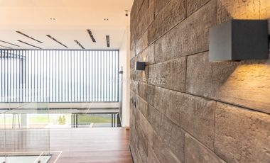 Venta de Casa Campestre Moderna con vista a Medellín