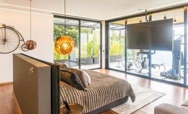 Venta de Casa Campestre Moderna con vista a Medellín