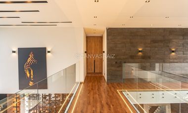 Venta de Casa Campestre Moderna con vista a Medellín