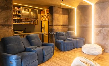 Venta de Casa Campestre Moderna con vista a Medellín