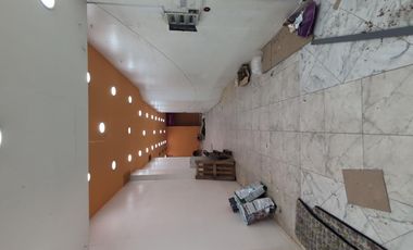 Local en alquiler Av. Rivadavia 7000