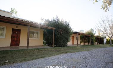 Complejo de cabañas en V. Bianchi y Las Vírgenes - Las Paredes