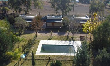 Complejo de cabañas en V. Bianchi y Las Vírgenes - Las Paredes