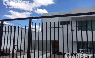 CASA EN RENTA EN REAL DE JURIQUILLA