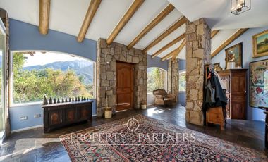 Gran casa, rodeada de naturaleza, con espectaculares vistas en el Arrayán