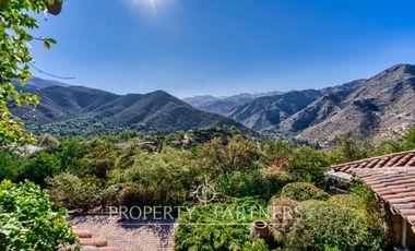 Gran casa, rodeada de naturaleza, con espectaculares vistas en el Arrayán