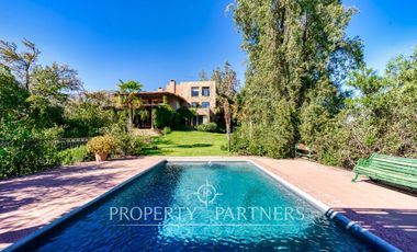 Gran casa, rodeada de naturaleza, con espectaculares vistas en el Arrayán