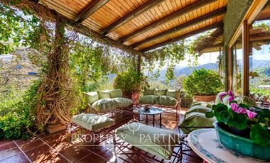 Gran casa, rodeada de naturaleza, con espectaculares vistas en el Arrayán