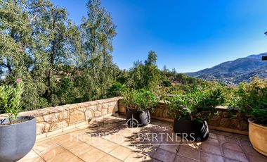 Gran casa, rodeada de naturaleza, con espectaculares vistas en el Arrayán