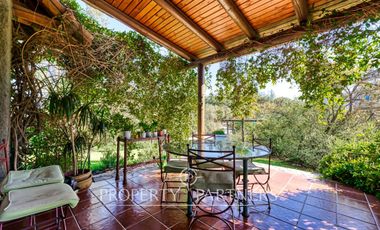 Gran casa, rodeada de naturaleza, con espectaculares vistas en el Arrayán