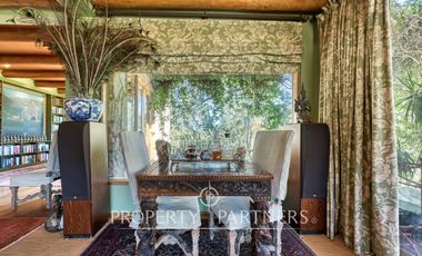 Gran casa, rodeada de naturaleza, con espectaculares vistas en el Arrayán