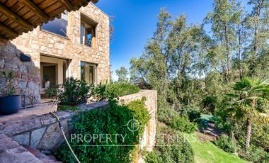 Gran casa, rodeada de naturaleza, con espectaculares vistas en el Arrayán