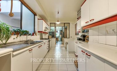 Gran casa, rodeada de naturaleza, con espectaculares vistas en el Arrayán