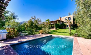 Gran casa, rodeada de naturaleza, con espectaculares vistas en el Arrayán