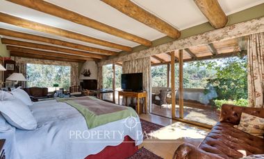 Gran casa, rodeada de naturaleza, con espectaculares vistas en el Arrayán