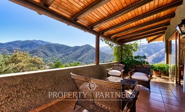 Gran casa, rodeada de naturaleza, con espectaculares vistas en el Arrayán