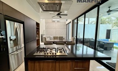 Hermosa Casa en Venta con Alberca Residencial Esmeralda en Colima de 4 Recámaras