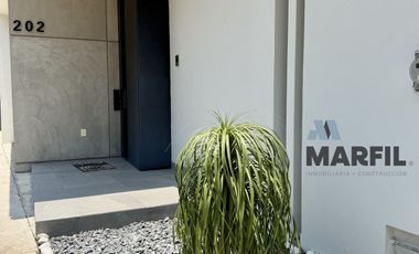 Hermosa Casa en Venta con Alberca Residencial Esmeralda en Colima de 4 Recámaras