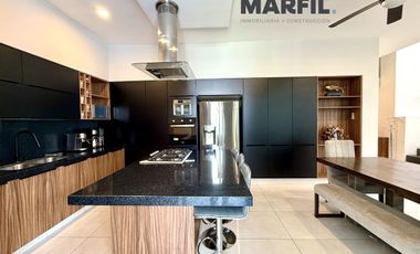 Hermosa Casa en Venta con Alberca Residencial Esmeralda en Colima de 4 Recámaras