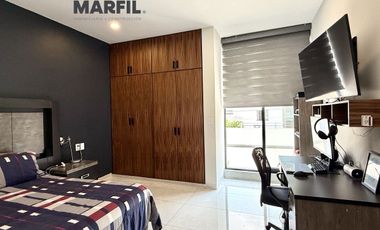 Hermosa Casa en Venta con Alberca Residencial Esmeralda en Colima de 4 Recámaras