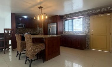 CASA EN VENTA EN JARDINES DE LA MESA