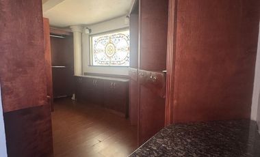 CASA EN VENTA EN JARDINES DE LA MESA