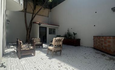 CASA EN VENTA EN JARDINES DE LA MESA
