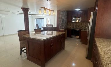 CASA EN VENTA EN JARDINES DE LA MESA