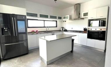 Casa en Venta(Paneles solares) en Privada Arborea