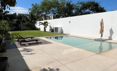 Casa en Venta(Paneles solares) en Privada Arborea