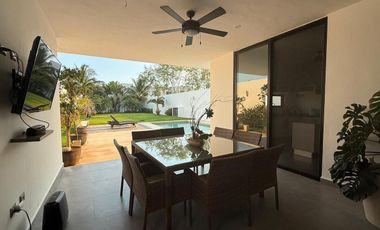 Casa en Venta(Paneles solares) en Privada Arborea