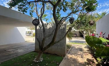 Casa en Venta(Paneles solares) en Privada Arborea