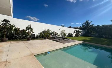 Casa en Venta(Paneles solares) en Privada Arborea