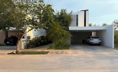 Casa en Venta(Paneles solares) en Privada Arborea