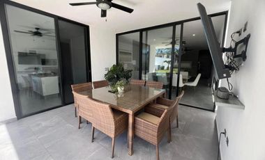 Casa en Venta(Paneles solares) en Privada Arborea