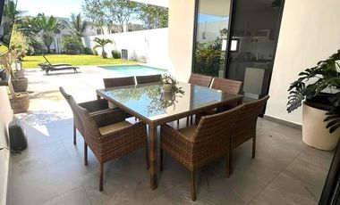 Casa en Venta(Paneles solares) en Privada Arborea