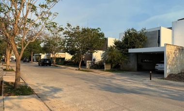 Casa en Venta(Paneles solares) en Privada Arborea