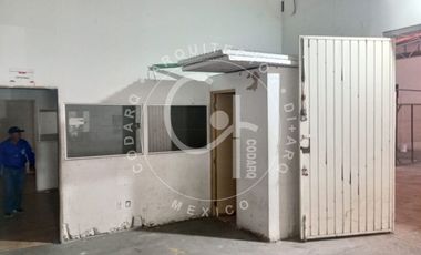 Renta de local con bodega y Oficina 300m2 en Plaza Echegaray